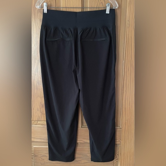 Athleta Black Nolita Slim Tapered Crop, NWT, Size 12 (may fit larger) - Picture 4 of 10